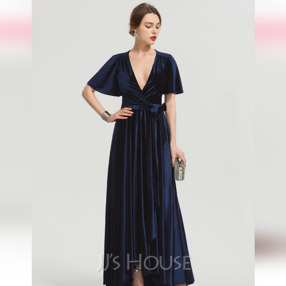 JJ's House A-Line V-neck Asymmetrical Velvet Prom Dress With Bow, Size 16